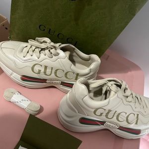 Women’s Gucci Rhyton Leather Sneaker